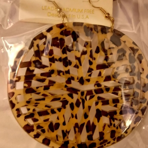 Leopard print Medallion earrings - Picture 4 of 6